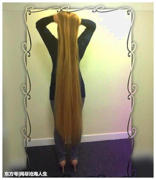 英国小姐姐25年没剪头发，随手编一编，能当裙子穿