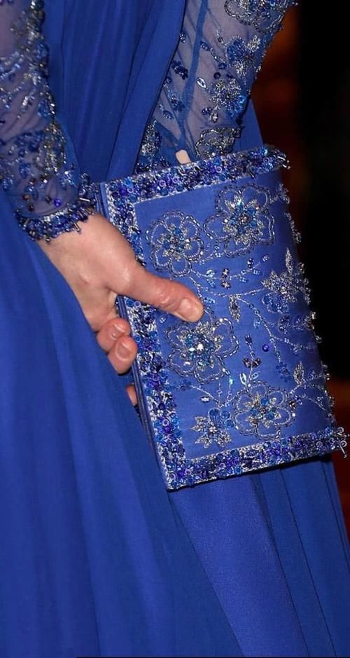 仇得报■凯特连换两套礼服把梅根秒成渣渣，却因一习惯功亏一篑，大仇得报