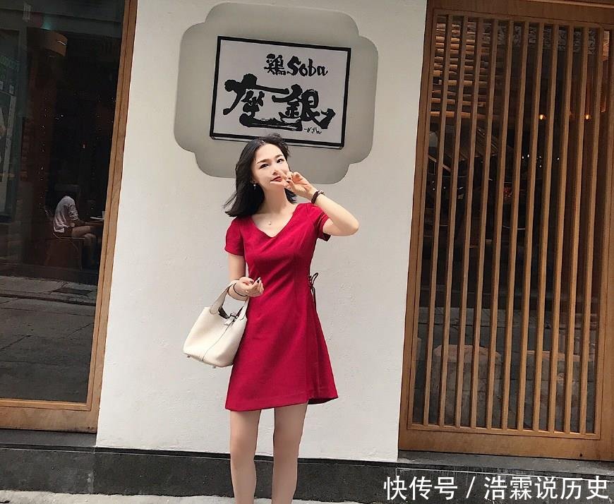  新款@三伏天别穿黑裤子，又土又热！瞧瞧这些新款美裙，时尚淡雅又大气