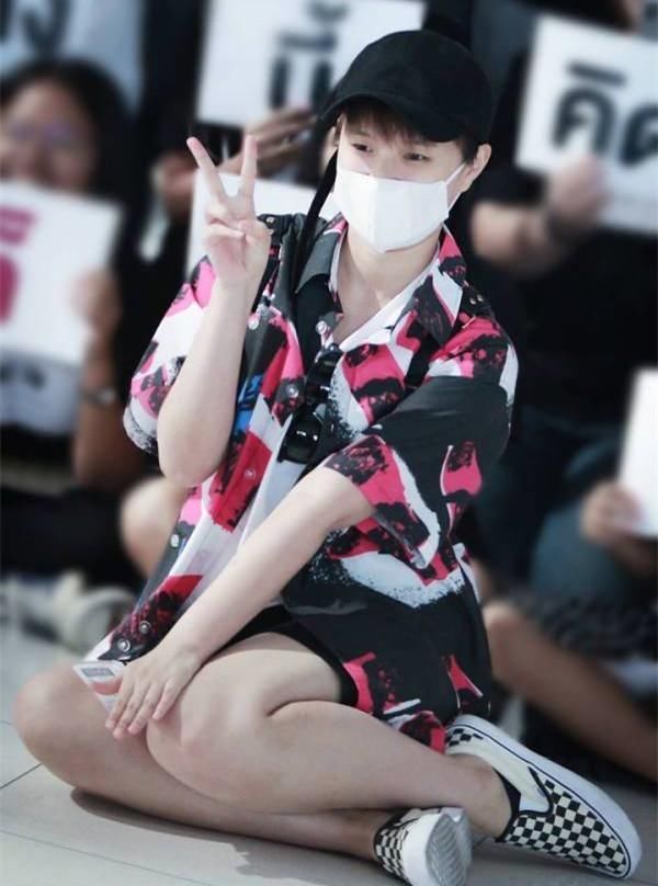 明星机场私服，没衣品比没颜值更可怕！景甜最美，吴昕像大妈