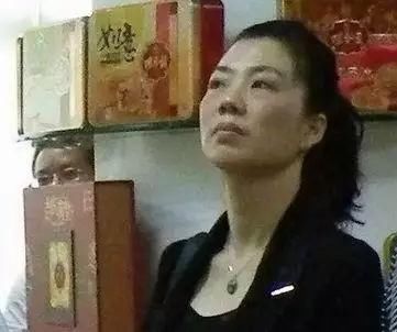 大搞权钱交易的厅官被双开，女下属曾被批搞权色交易