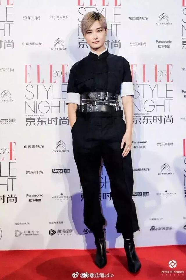 有人惊艳、有人油光满面，这两场时尚活动，精修未修对比明显！