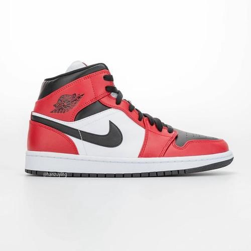  「融合」两大OG配色融合！这双黑红Air Jordan 1 Mid看来很抢手