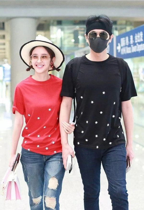 两个小揪揪的唐艺昕看起来最多18！