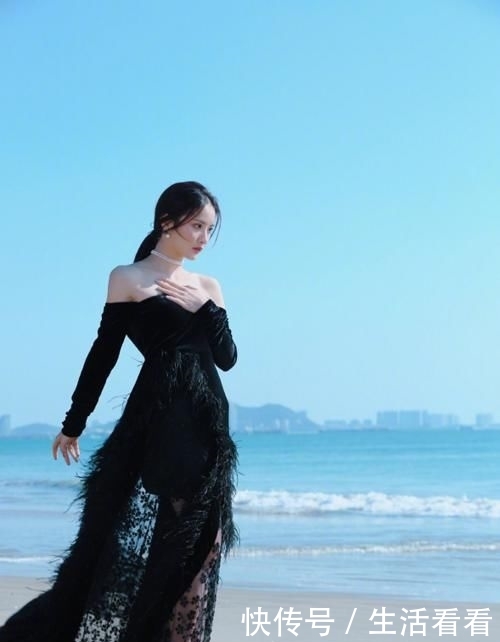 『 出演』如今穿抹胸黑天鹅礼裙，美到不敢认，接替宋祖儿出演《全职高手》