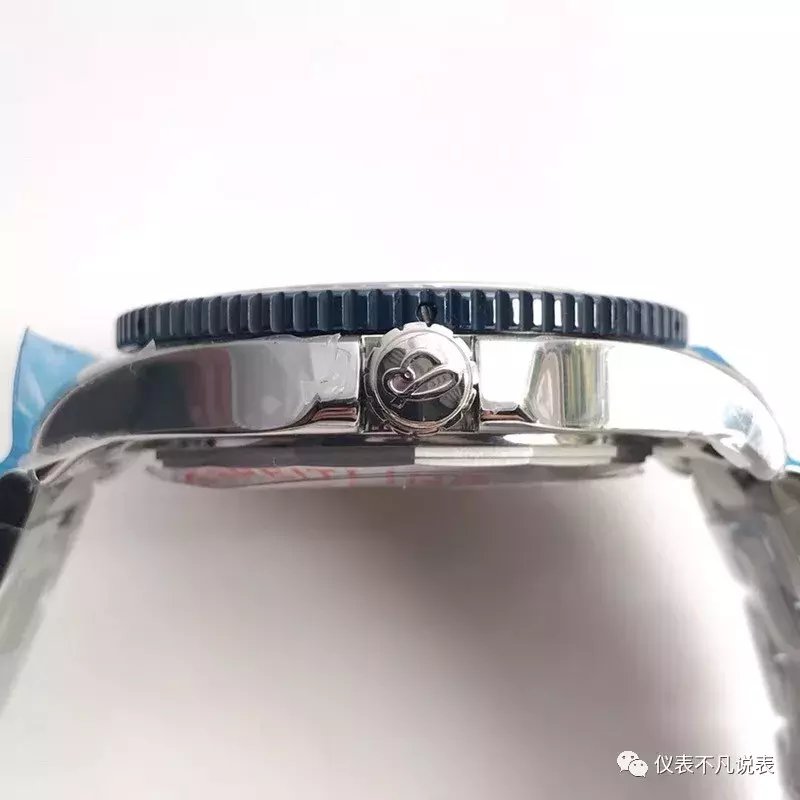  『mm』GF百年灵全新超级海洋44mm特别版腕表