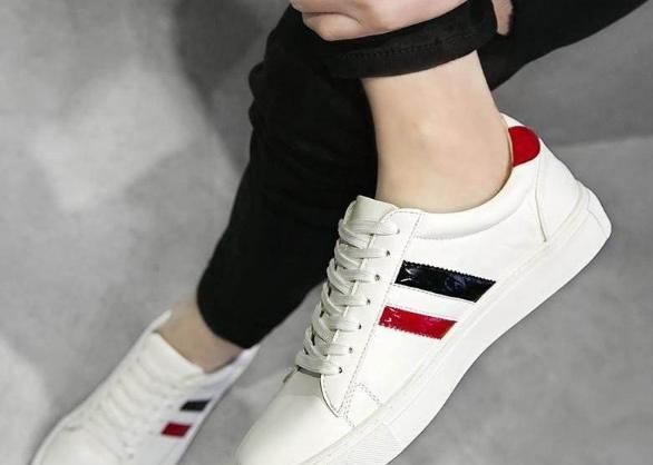  洗衣服■小白鞋变脏变黄怎么办？洗衣服不管用怎么办？4招教你解决！