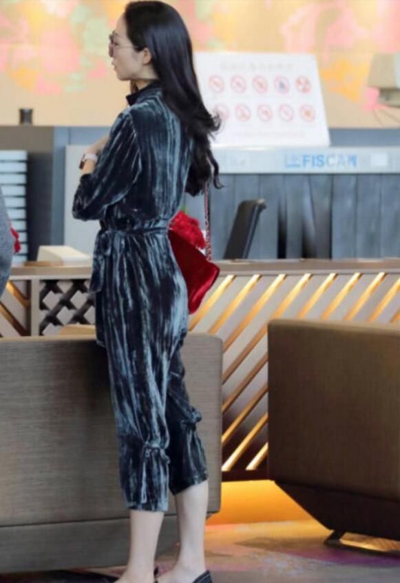 韩雪穿错衣服气质全无，瞬间老了好几岁，网友:就一中年阿姨!