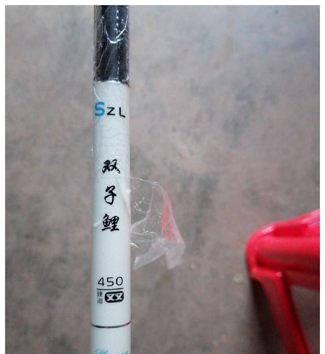 垂钓中■钓鱼中,怎么判断水底鱼钩是否还有饵料?