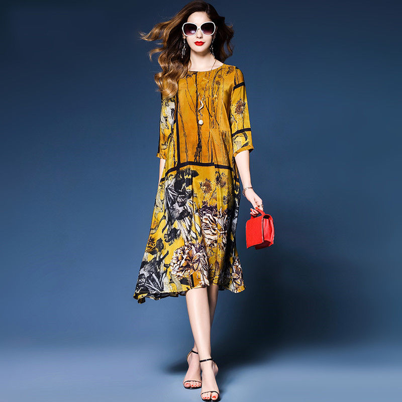 小姨都45了还这么会穿，出门必备连衣裙，美嫩如少女，人人都夸