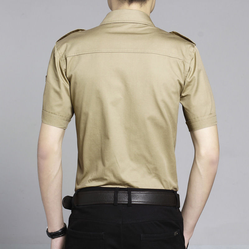 八一建军节将至!退伍老兵纷纷换上改良式“军装”,照样英挺峻拔