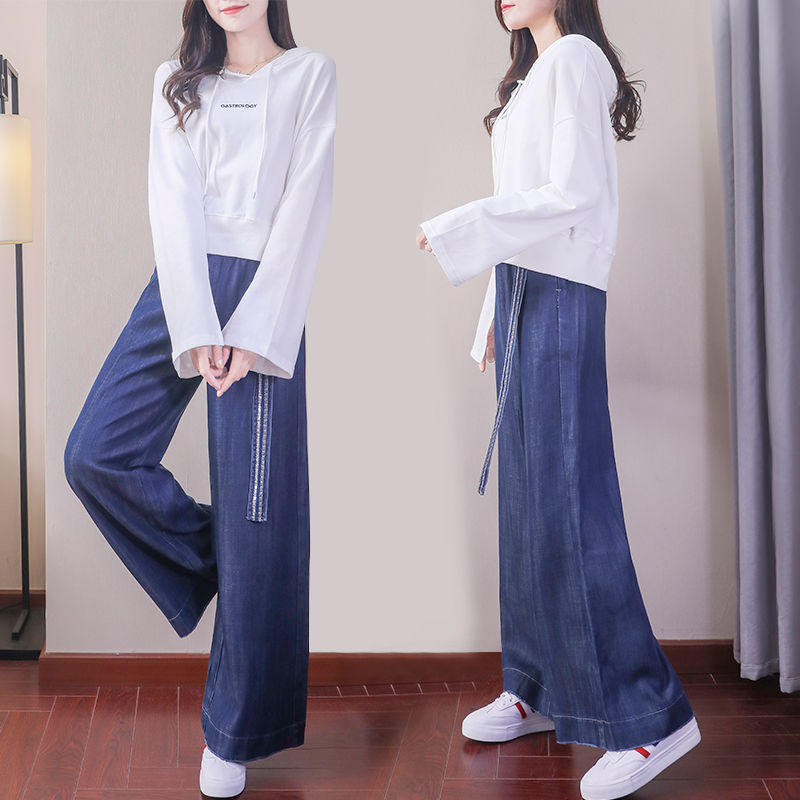 中秋没一件像样的衣服怎么行?这款初秋新款“金丝绒”，减龄拉风