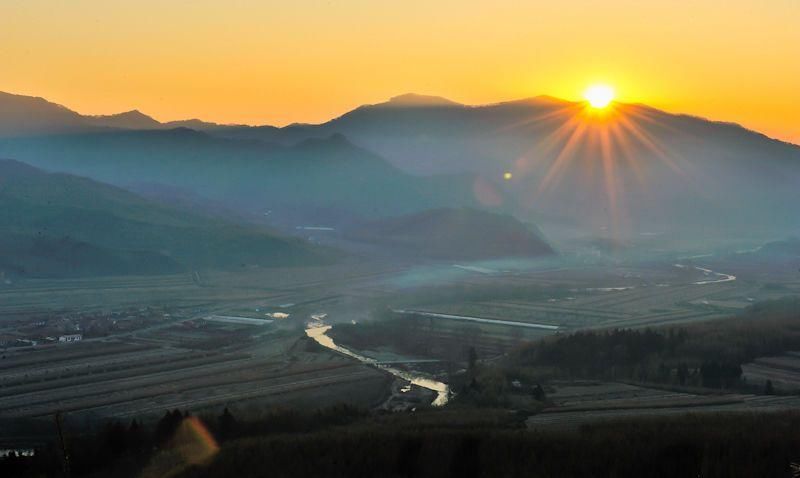  「我国」我国这个地方一天之间，太阳“三升三落”？科学解释在