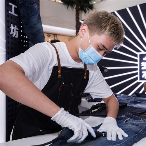 JACK &amp; JONES打造牛仔定制馆，王博文空降担任“首席体验官”