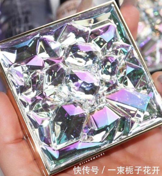 脸上:你脸上的高光和眼影,是20000个印度孩子拿命换的。