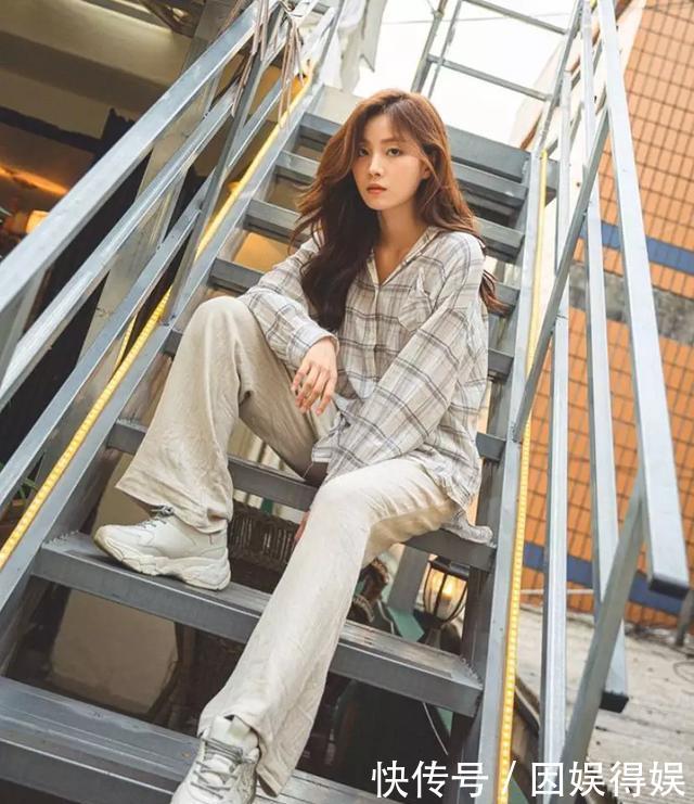 『时髦』开春衬衫这样穿,巨时髦!