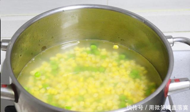  「田园」河虾炒时蔬，鲜掉眉毛的田园菜，颜色丰富很下饭
