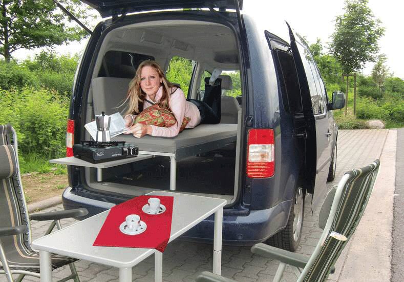 房车再见了!现很多年轻人都爱用这“自驾神器”，吃住行一车搞定