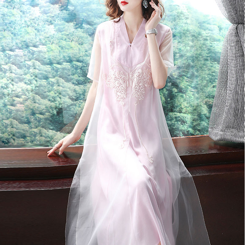 名媛气质的连衣裙，简约华丽，时尚，70小姐姐穿上宛若仙子