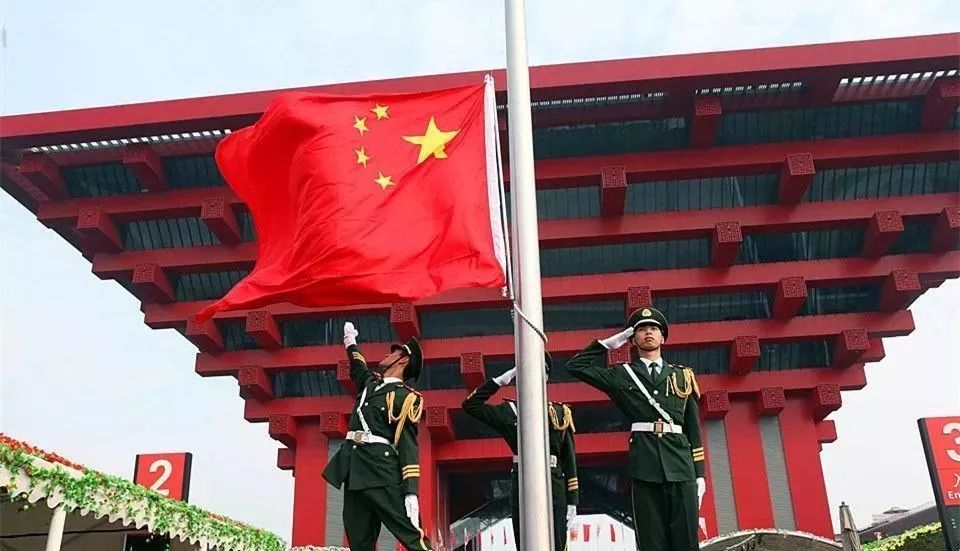 西方为何那么怕中国成功？美国人的答案令人意外！