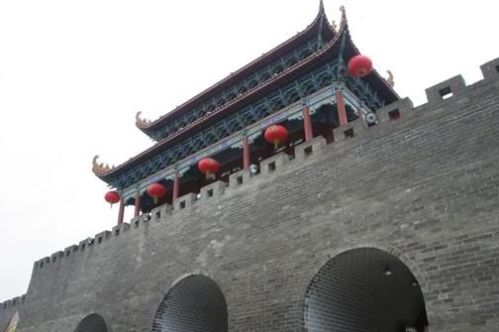 中国最大酒楼现身长沙！占地4万平方米，形如故宫，大到离谱