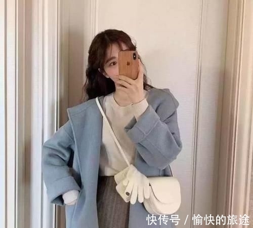 『穿着厚实』穿呢子大衣的你,包包是怎么选的学会这几点,背包时髦不麻烦