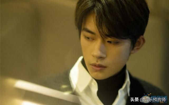 露出额头@被刘海封印了美貌和俊朗的明星们,去掉刘海秒变“盛世美颜”
