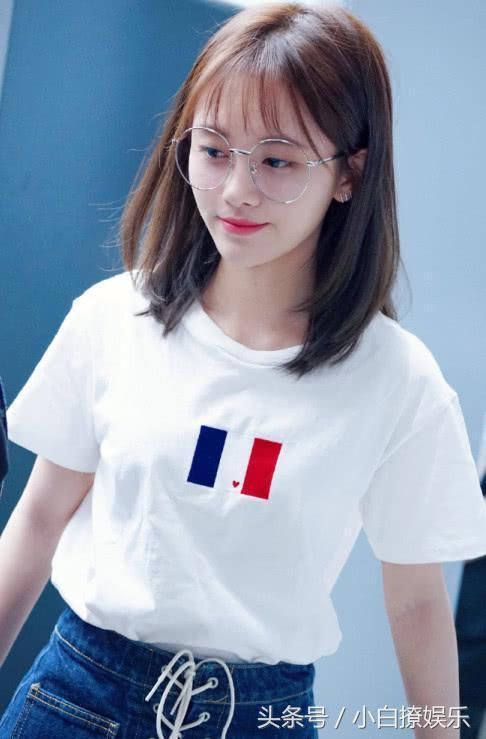 鞠婧祎简直绝了，超短裤用鞋带绑一下就敢出门？网友：就服你！