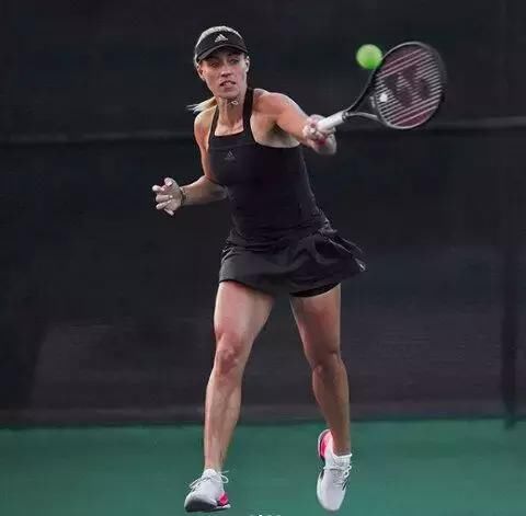 美网战袍大比拼，最垮台设计该Pick 谁？