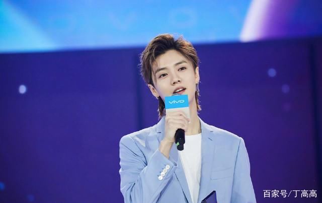 为什么鹿晗为自己女友关晓彤发了1条庆生微博，却引来很多人喷