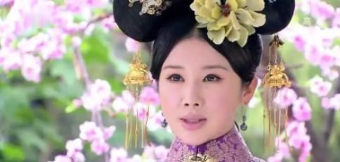 圈内唯一一个把眼睛整小的女星,现在素颜出行