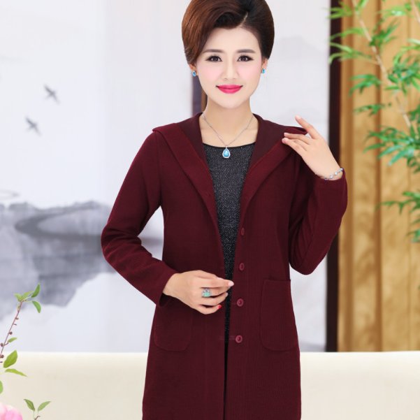 皮肤暗黄的妈妈别乱穿，瞧瞧这些女人穿的妈妈装，显嫩显白显气质