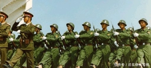 常用:作为中国军队常用服装, 为何到了80年代, 才出现作训服
