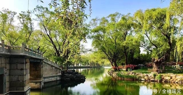 北京颐和园,金光穿洞来啦!每年只有冬至前后才有