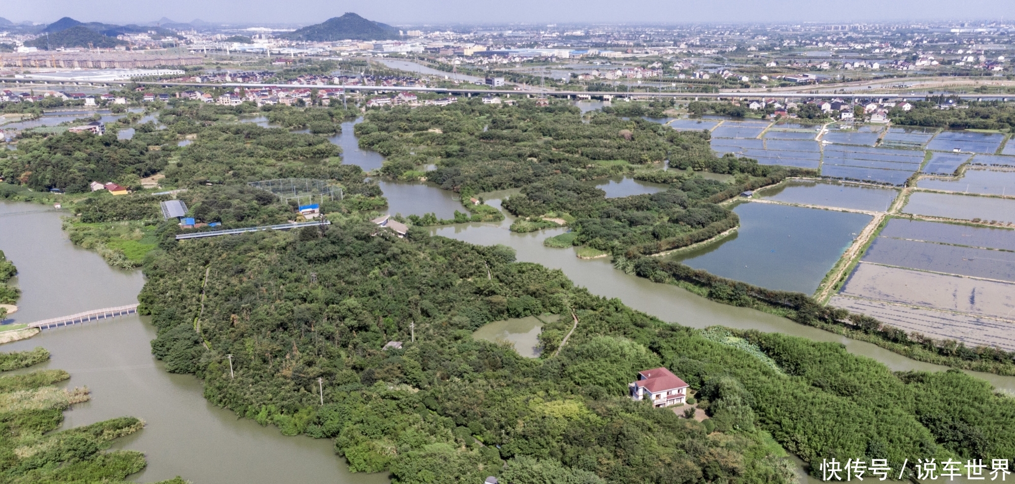 浙江最牛小县城，高铁机场早已修好，如今竟然还要修轻轨