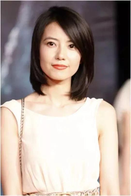 高圆圆新发型嫩回20岁，在剪短发上她也踩过不少雷