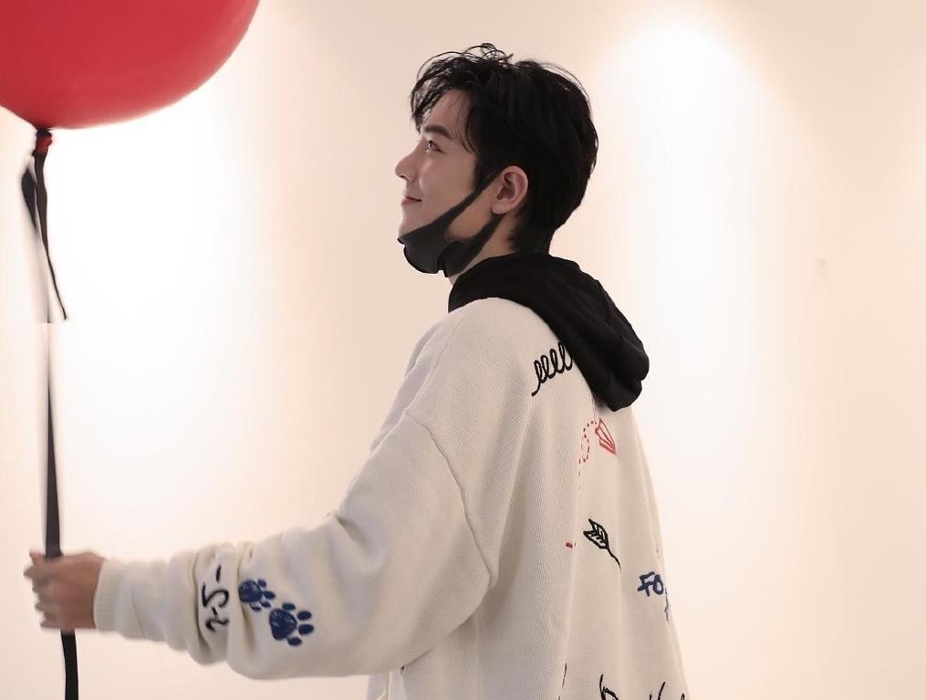 肖战春晚表白谢娜