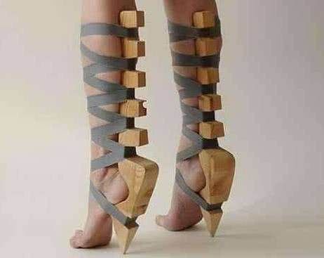 一般女人不敢穿的7双高跟鞋,看着都害怕,网友:我宁愿光脚走路