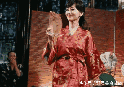 『大衣』赵雅芝真是时尚搭配教科书,照着这8套大衣穿,时髦又减龄!