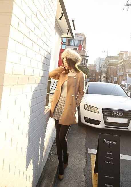 棕色■时尚穿搭第八期棕色毛呢外套搭配黑色打底裤