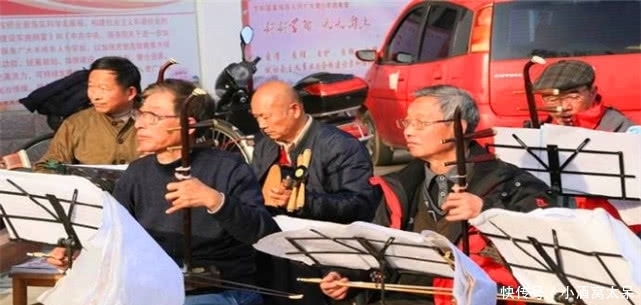 人社部通知：“退休中人”养老金重新计发，退休老人口袋鼓起来了