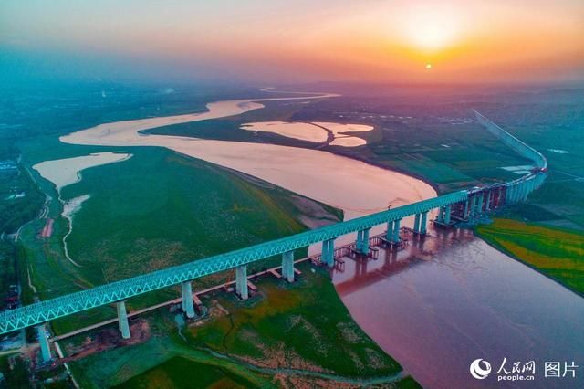  吉南：浩吉铁路即将开通运营