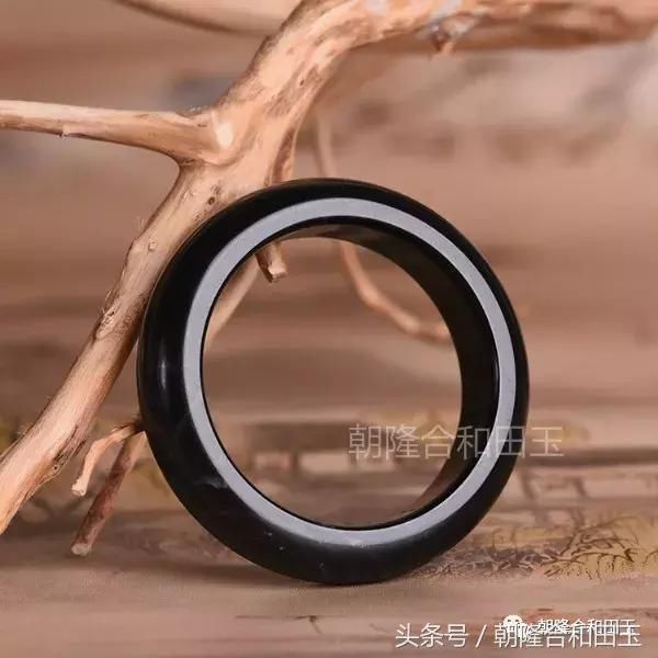 和田玉手镯该如何挑选？