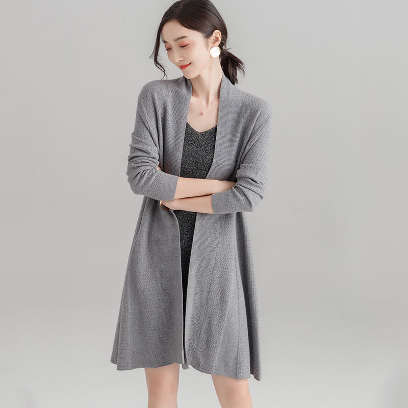 70后的女人秋冬这样穿很时尚，侧影都美翻，既显瘦洋气又美嫩