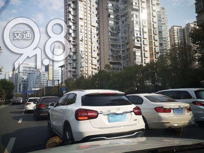  「流量」“杭州开始堵车了，啥时候恢复限行？”杭州交警表示...