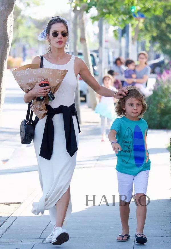 发胖遭群嘲的刘亦菲美回来了?赵薇这次是真瘦了……