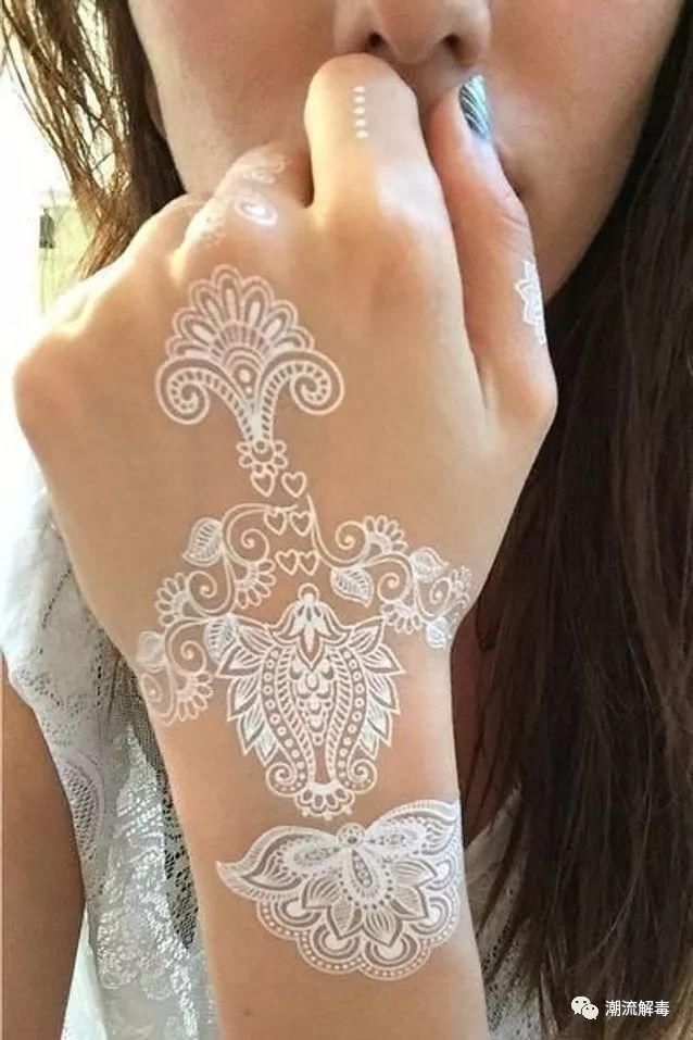 刺青太疼、海娜太夸张，那就试试白色纹身吧，城会玩！