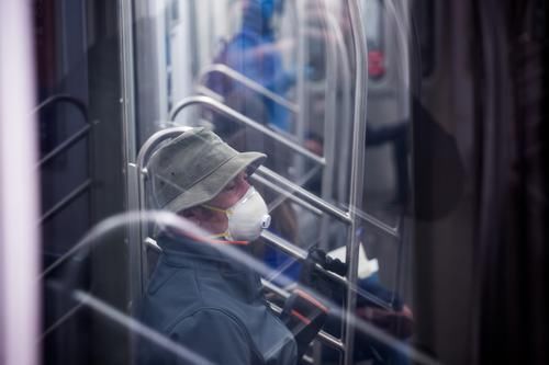  「犀牛」全球经济陷入衰退？还有哪些“黑天鹅”“灰犀牛”？|经济粤评