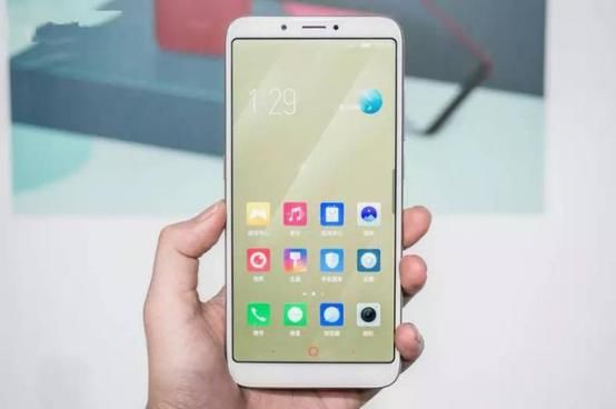 手机实验室带你玩转年轻人新神器 全面了解千