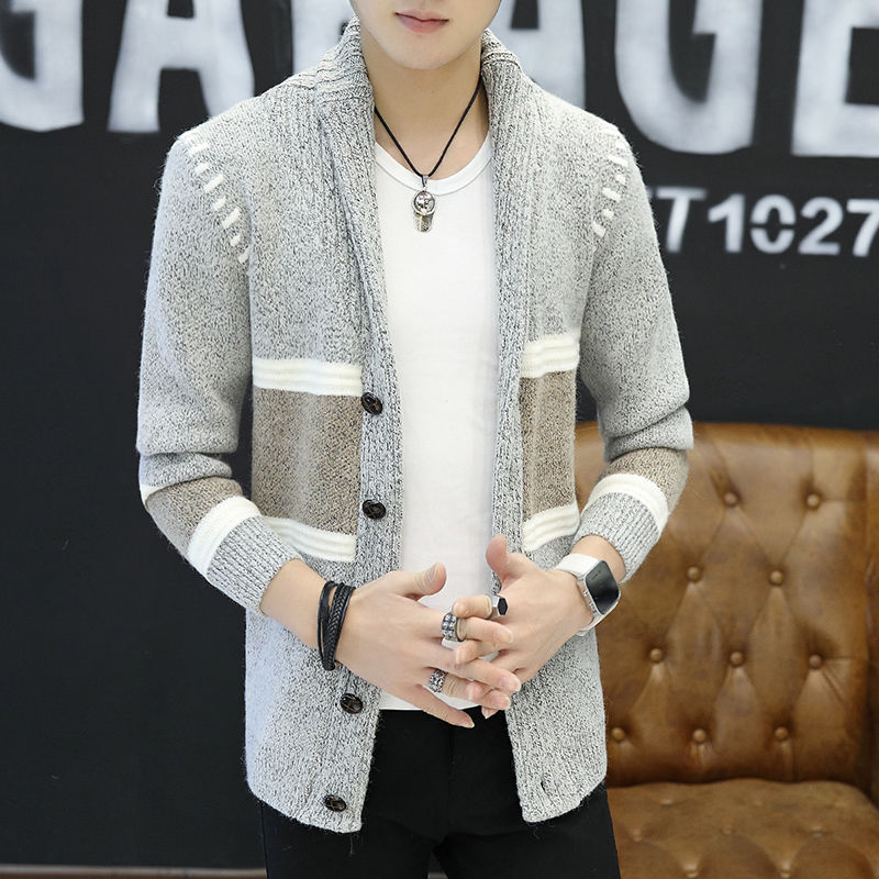 男人到了56岁,出门千万别穿太土,瞧瞧下图,让人一见眼前一亮